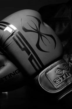STING Matte Black Armaplus Boxing Glove 11 STING Matte Black Armaplus Boxing Glove